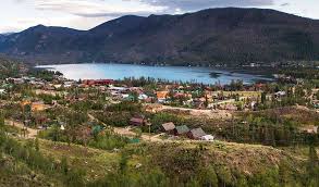 Grand lake is a small town that is located in the northwestern region of the rocky mountain state of colorado. Report Mysterious Biplane Makes Trek Over Grand Lake With Video Skyhinews Com