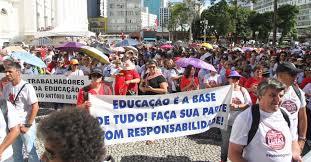Resultado de imagem para greve dos professores em curitiba 2015