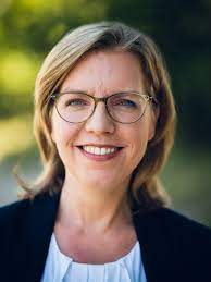 Leonore gewessler since 7 january 2020 leonore gewessler has been federal minister for climate action, environment, energy, mobility, innovation and technology. Leonore Gewessler Wikipedia