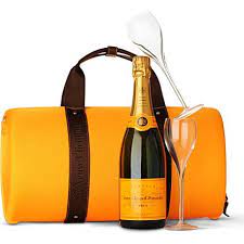 send veuve clic traveler gift