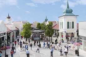 The parndorf outlet offers 170 stores to the shopper so it is definitely worth stopping there if you are in the area! Designer Outlet Parndorf Aktuelle 2021 Lohnt Es Sich Mit Fotos
