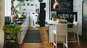 Ganchos, vitrinas, rieles y soportes para pared. 10 Ikea Hacks Para Cocinas Que Puedes Hacer Tu Mismo