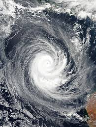En meteorología, ciclón usualmente suele aludir a vientos intensos acompañados de tormenta, aunque también en esta segunda acepción el significado de ciclón es equivalente al de borrasca, y es el. Ciclon Marcus Wikipedia La Enciclopedia Libre