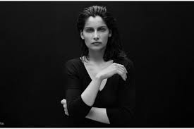Laetitia casta is famous french model and actress with incredible measurements. Jq6dcf7 Pftqdm