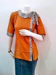 Berbagai model tunik juga cocok untuk kalangan remaja. Model Blouse Batik Kerja Pita Samping Batik Bagoes Solo Model Pakaian Model Baju Wanita Desain Blus