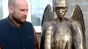 Putin has given them something much more in keeping with the macho spirit of the russian muzhik: Russian Sculptor Wants To Gift Putin Bear Statue To The President