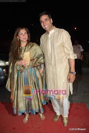 Sharing a glimpse of the same, dimple's daughter and. Dimple Kapadia Akshay Kumar At Dr Pk Aggarwal S Daughter S Wedding In Itc Grand Maratha On 20th Feb 2010 Most Viewed Bollywood Photos Bollywood Photos