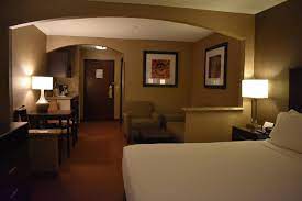 holiday inn express hotel suites