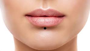 labret piercing