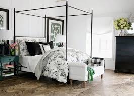 fall in love with canopy beds again