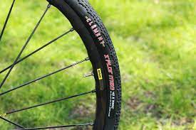 how to choose the best width road tyres