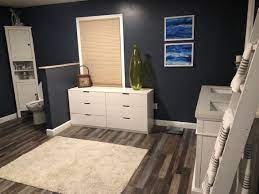 featuring muloned vinyl plank flooring