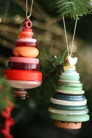 Red and green are the two colors most associated with christmas. Easy Button Christmas Tree Ornaments Table Toppers Happy Hooligans