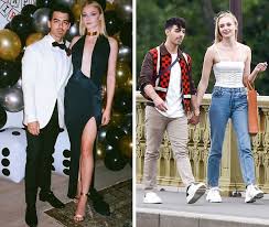 Sophie turner and joe jonas began dating in 2016, after being introduced by mutual friends. 15 Celebrity Couples Who Kill The Stigma That Tall Women Can T Date Short Guys