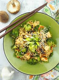 easy tofu and shirataki noodle stir fry