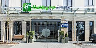 Wifi is free, and this hotel also features an indoor pool and a restaurant. Hotels In Der Nahe Von Munich City Center Holiday Inn Express Munchen City Ost