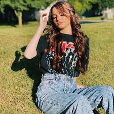 Well, in march 2017, at the age of 16, zoe earned tik tok's verification crown. Zoe Laverne Pemberton Age Wiki Photos And Biography Filmifeed