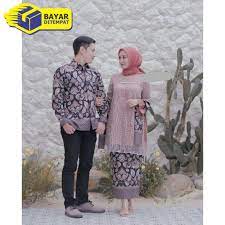 Lucinta menantang abash untuk membuka baju demi membantah tudingan bahwa ia adalah seorang wanita. Baju Couple Kebaya Modern Baju Kondangan Couple Baju Tunangan Brokat Baju Batik Couple Shopee Indonesia