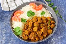 meal maker curry soya chunks curry