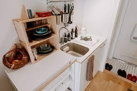 食器ってどこにしまってる？賃貸の小さなキッチンの収納実例をまとめました | goodroom journal