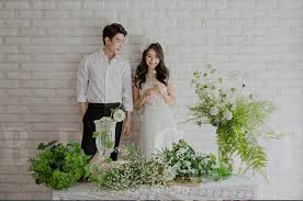 Menikah merupakan moment yang ditunggu setiap pasangan di muka bumi ini. Korean Wedding Photography Studios Onethreeonefour