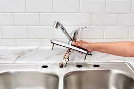 how to remove a kitchen faucet
