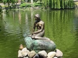 the little mermaid statue in tivoli