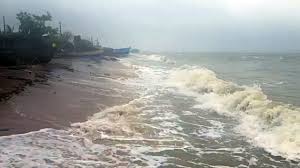 Fishermen in gujarat and other coastal states have been warned not to venture into the sea due to cyclone. Cyclone Tauktae India S West Coast To Witness Its First Cyclonic Storm Of The Year By May 16