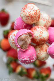 Strawberry Cake Pop Recipe gambar png