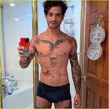 Tyler Posey Poses in His Underwear in a Mirror Selfie!: Photo 4476003 |  Shirtless, Tyler Posey Photos | Just Jared: Entertainment News