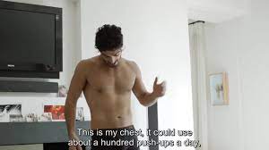 Boyfriend gets naked to make girlfriend feel better - ThisVid.com En español