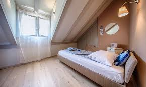 how to decorate a slanted wall bedroom