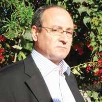 Polis, Kıbrıs Medya Grubu Genel Yayın Yönetmeni Reşat Akar&#39;ın telefonuna tehdit mesajları attığı gerekçesiyle Mustafa Çetereisi isimli kişiyi tutukladı. - 345436