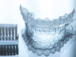 How to clean clear retainers. How To Clean Your Retainer Eight Helpful Tips