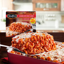 party size lasagna with meat sauce