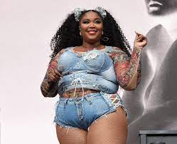 American rapper, lizzo's real name is melissa jefferson. Lizzo 12 Facts About The Juice Singer And Rapper You Probably Never Knew