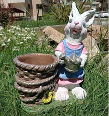 Hudhud Decorative Rabbit Garden Sculpture