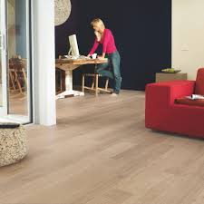 Plank dimensions vary to offer a range of looks. Quickstep Elite Worn Light Oak Laminate Flooring Ue1303