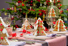 From stunning christmas centerpieces to place settings and beyond, our table decorations are sure to sparkle. 10 Wonderful Christmas Table Decorations Turn Your Dinner Table Into A Christmas Fairytale Myfancyhouse Com