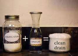 house cleaning with baking soda and vinegar