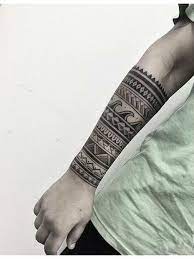 85 idées de tatouages sur le bras à piquer | Tatouage maorie avant bras,  Tatouage avant bras, Tatouage maori