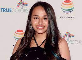 Her parents were understandable and progressive, so they dressed her up in neutral clothes. Jazz Jennings Bio Wiki Net Worth Boyfriend Surgery Age Height