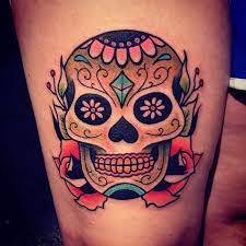 Affreu tatouage tete de mort mexicain sur le cranne homme. 1001 Idees Tatouage Tete De Mort Mexicaine Qui Vivra Calavera