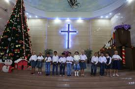 Ada juga dari beberapa anak sekolah minggu yang bisa bernyanyi dengan suara yang bagus. Perayaan Natal Wijk Paal Merah Lama Hkbp Jambi Resort Jambi Distrik Xxv Jambi Majalah Holong