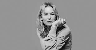 Renee zellweger is a renowned american actress, impressive performance, expressive features, sweet voice, and strong artistic prowess has contributed to giving renee zellweger the stardom and status. Renee Zellweger The Talks