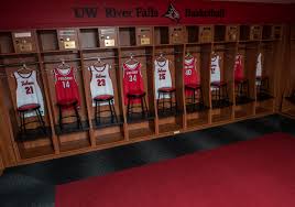 men s basketball locker room