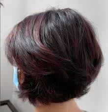 Cuts, softening the rough shape of a square face, can have a blurring effect on round faces, and hairstyles, which balance round faces well, can add an unflattering extra length to long faces. The Most Beautiful Layered Haircut For Short Hairstyles