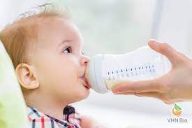 Bé ăn dặm không chịu uống sữa, bố mẹ phải làm sao?-Viện Dinh dưỡng VHN Bio