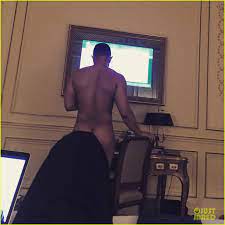 John Legend Goes Butt Naked, Just Like Justin Bieber!: Photo 3410678 | John  Legend Photos | Just Jared: Entertainment News