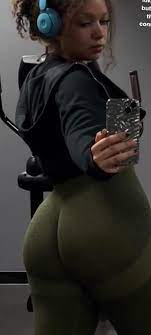 Her ass : rteannataylornsfw